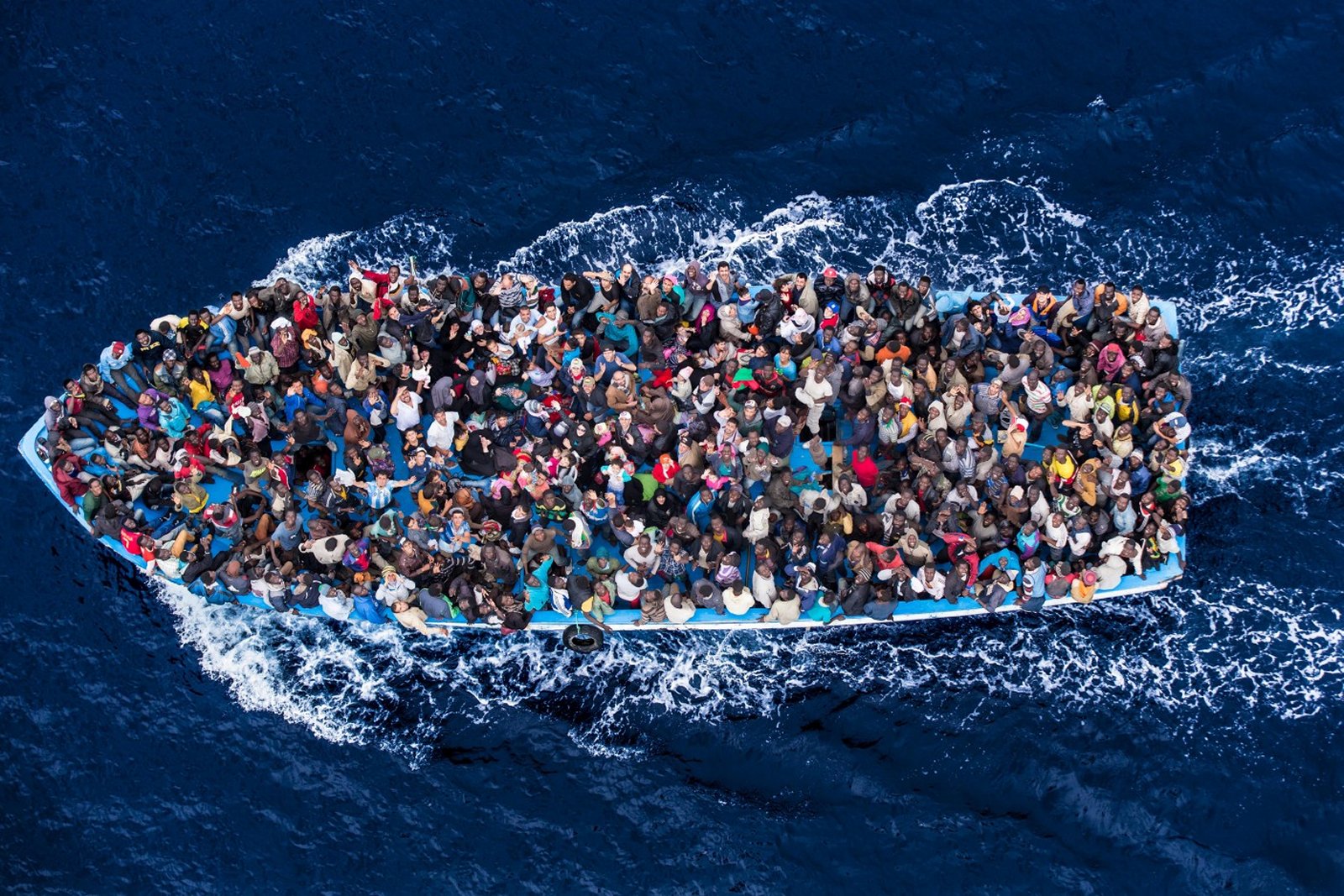 Migrants at Sea - Migrantes en el Mar